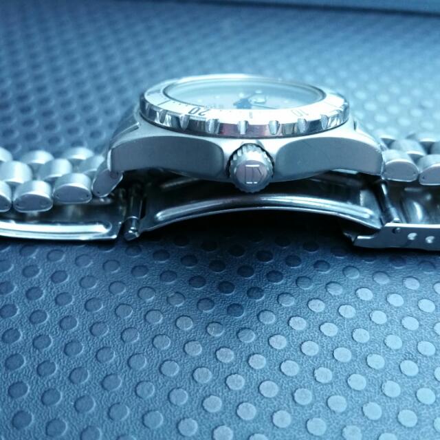 Authentic Tag Heuer 2000 Quartz Watch Model 972.008 (Category: Women's Watches) located in Singapore. Submitted by joyfleur (Listing ID 26724255, Image 2). Description: Authentic Tag Heuer ladies quartz watch In good working condition Selling the watch only NETT price. .