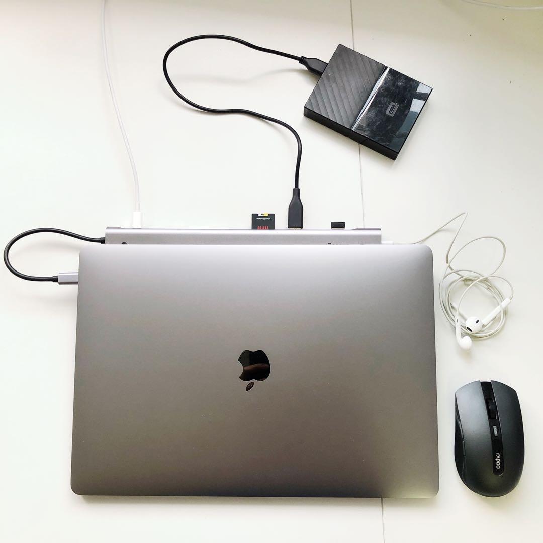 PROMO Laptop hub / docking station USB type C (Category: Cables & Adaptors) located in Singapore. Submitted by s5tech (Listing ID 1006994423, Image 1). Description: Brand new in stock (singapore) PROMO $88 High quality hub with multiple interfaces to serve your needs. Aluminium alloy and matt silver finish, Highlights ⚡️docking station style ⚡️ 10 interfaces ⚡️ compatible with mac/pc/ios/android ⚡️ 4K HDMI / VGA (extend mode) ⚡️USB 3.0 x3 ⚡️ TF/M