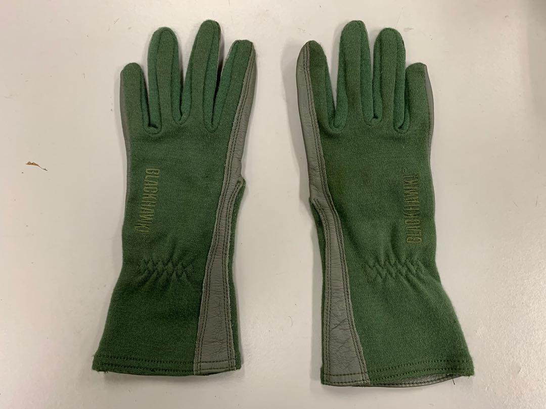 BLACKHAWK Aviator Flight Ops gloves (Category: Belt bags, Clutches and Pouches) located in Singapore. Submitted by Airi10 (Listing ID 1065149958, Image 3). Description: Blackhawk Aviator Flight Ops gloves with Nomex Condition: Used (9/10) Size: S RTS: Too small for me No tag attached,no plastic cover,no wrapper What you see in the pics is what you get Super high quality gloves,comfortable and highly durable. No regrets buying. PROTECTION UP TO 80