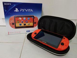 WTS PS VITA + 5 Games & more (nego.)