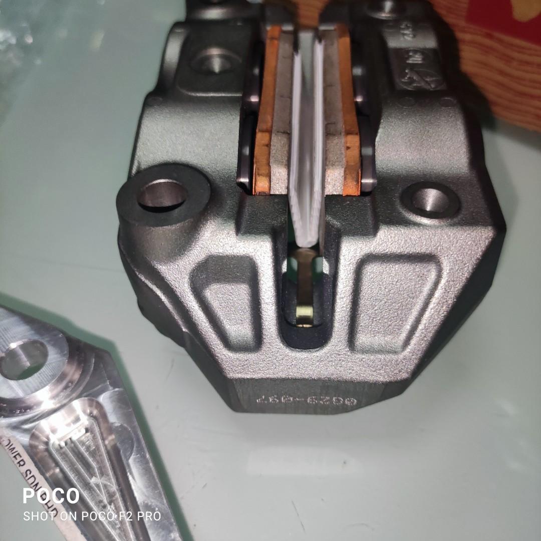 Brembo 4 pot M3 monoblock (Category: Motorcycle Accessories) located in Singapore. Submitted by swiftocean.748f0b (Listing ID 1071204240, Image 5). Description: Bought wrong for my bike , can't fit. original Brem. Brembo M3 Monoblock. Can be used for R25 or MT03 or NINJA 250. If u r using RCB FG505, FG515, FG525 with very thin spokes(can try to fit for Sniper) with my bracket. swap with Arai VZ-RAM/Shoei JF4/CRUISE 2.
