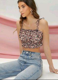 Ditsy floral Ruffled Self-Tie Cami Crop Top