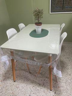 Eames Dining table set - 4 seats