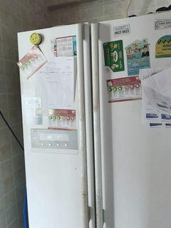 White LG GR-B208BVQ Refrigerator