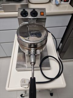 Waffle maker