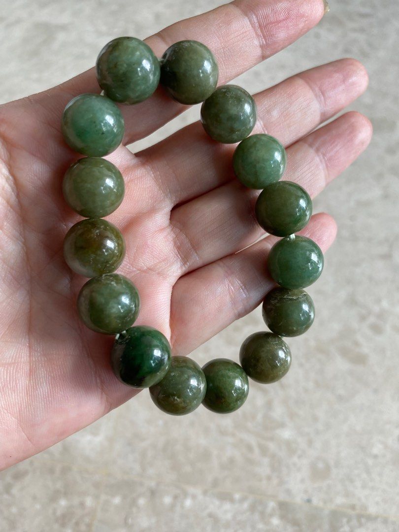 Grade AAAAAA Imperial Green Jadeite Bracelet (Category: Bracelets) located in Singapore. Submitted by authentic.jadeite (Listing ID 1203395403, Image 1). Description: Bead size 16mm. Just look at the gorgeous green, it’s worth more than $68! .