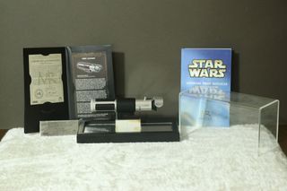 Master Replicas Yoda Lightsaber AOTC SW104
