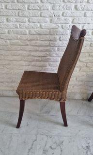 Beautiful chairs 4 pcs in Very good condition