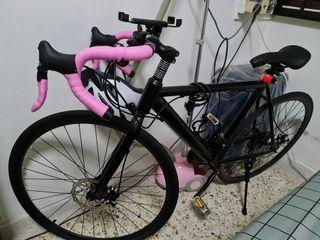 Bicycle - 26", 21speed shimano gear road bike comes with several accessories