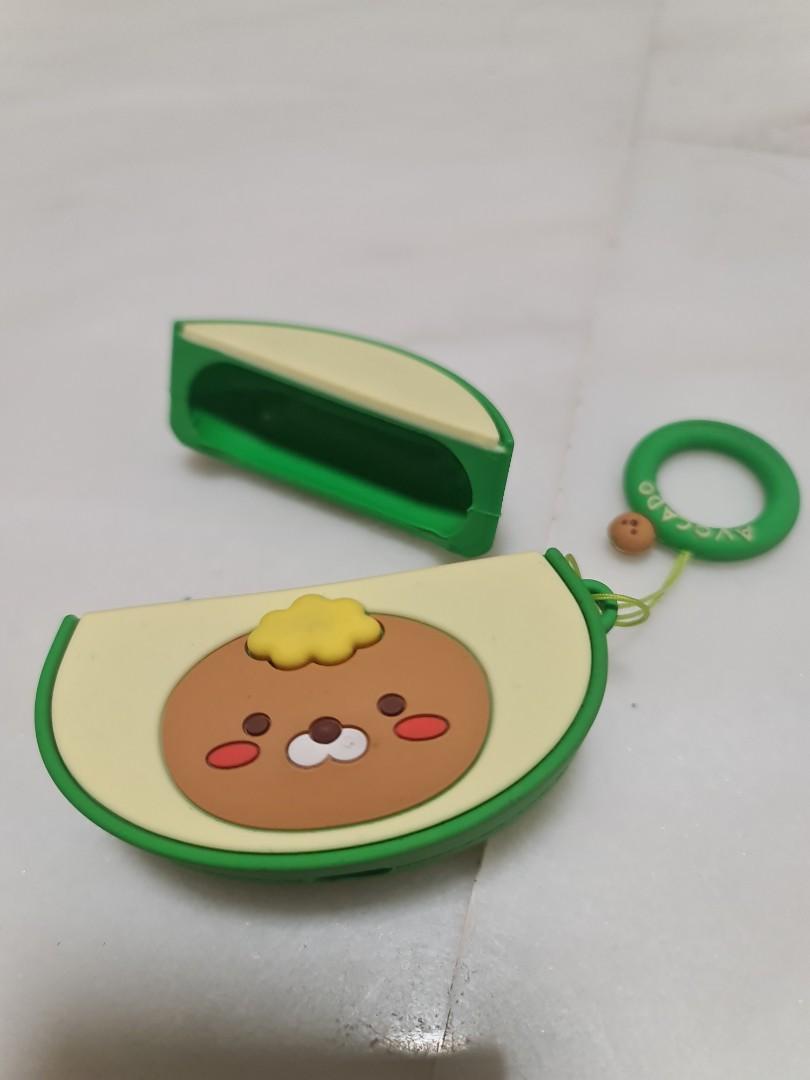 Airpods Pro Soft case Avocado (Category: Other Mobile & Gadget Accessories) located in Singapore. Submitted by geraldddddd (Listing ID 1162166127, Image 1). Description: Simple avocado case for Airpods pro.