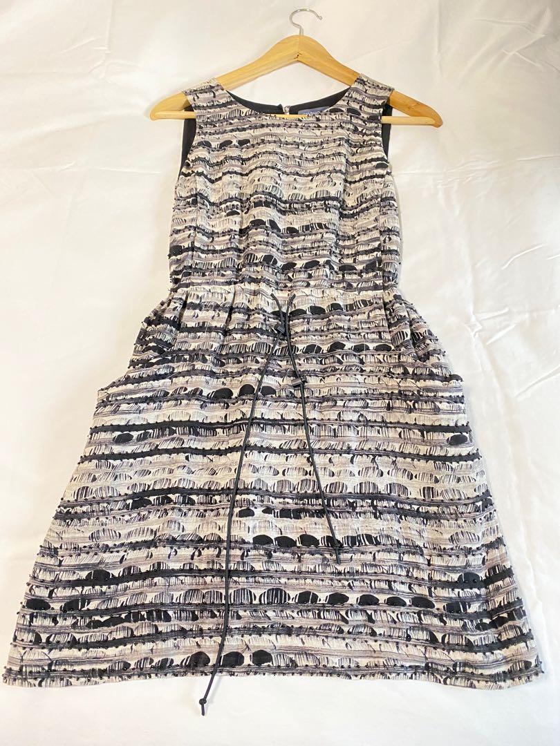 Gryphon New York XS (Category: Dresses) located in Singapore. Submitted by tanklsg (Listing ID 1169197869, Image 1). Description: Beautiful colour gryphon from NY. Size XS for sale. .