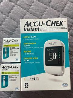 Accuse-chek instant Glucose meter and lancing device