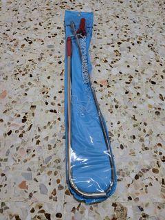 Toilet pipe cleaner tool