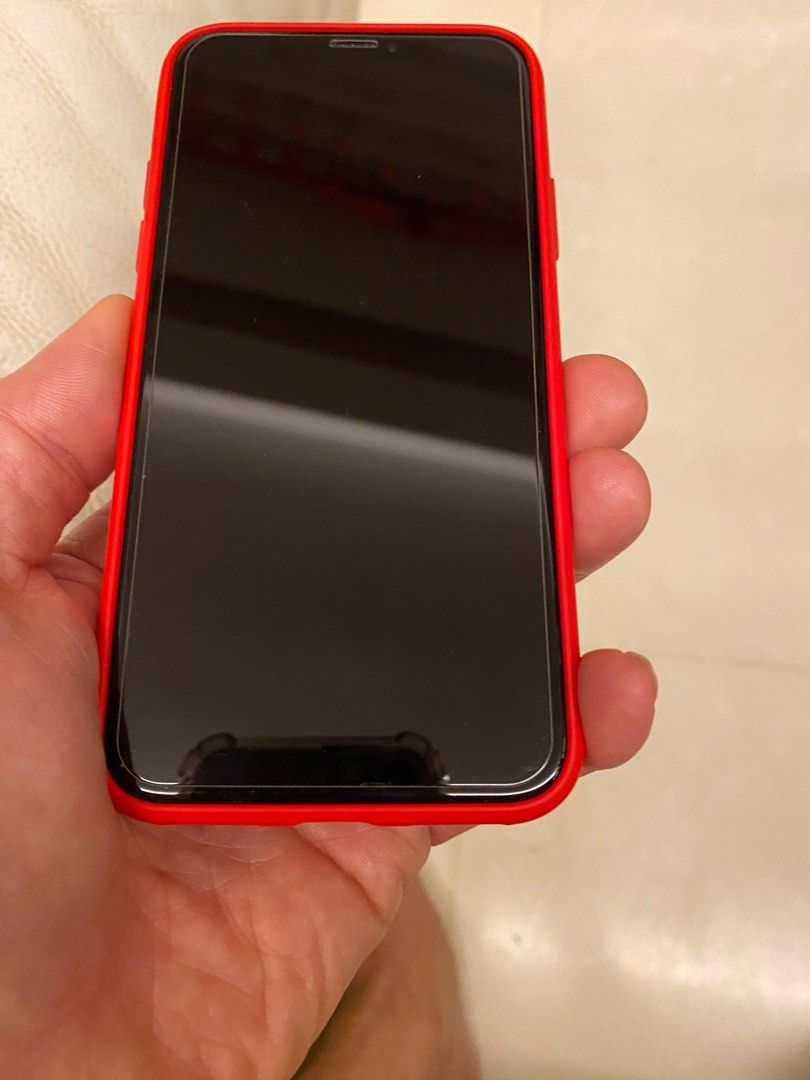 Like new iPhone X 256gb for sale (Category: iPhone X Series) located in Singapore. Submitted by tanklsg (Listing ID 1212525398, Image 3). Description: Like new iphone X 256gb. No scratches or dents. Always in cover and screen protector （they will be removed) Battery health 96% Comes with the original box, ear phones, 3pin usb charger. Do take note it is a 256gb and not 128gb. Price is very competitive so resist the temptation to lowball..