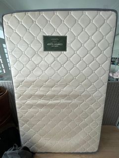 Super single mattress