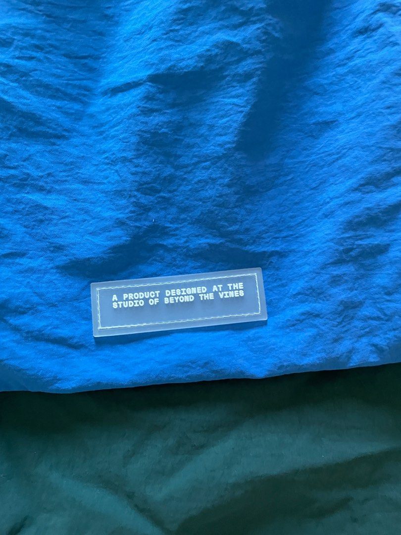 Beyond The Vines Colourblock toggle tote (Category: Tote Bags) located in Singapore. Submitted by joy3016 (Listing ID 1266381678, Image 5). Description: Used once only. .