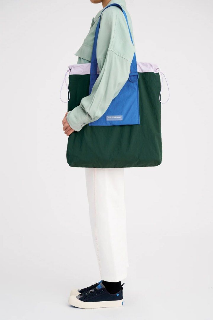 Beyond The Vines Colourblock toggle tote (Category: Tote Bags) located in Singapore. Submitted by joy3016 (Listing ID 1266381678, Image 3). Description: Used once only. .