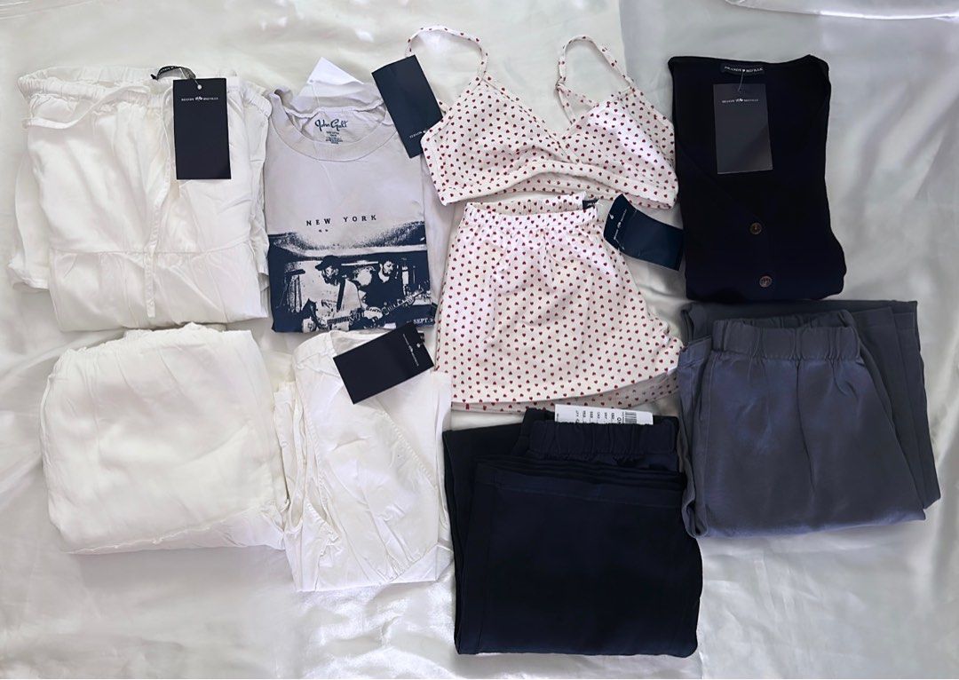 brandy melville spree preorders order usa uk john galt australia baby tees girls women lf iso gifts presents clothing shirts tops skirts jeans penelope hailie dress robbie (Category: Sleeveless) located in Singapore. Submitted by bbgbubz (Listing ID 1270447658, Image 1). Description: ✨ cheap rates; one-time payment only ✨ 100% authentic, with order proof ✨ order directly from official brandy website • we are the BIGGEST brandy spree hosts in sing