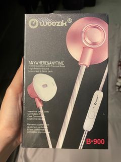Woozik B900 Earphone