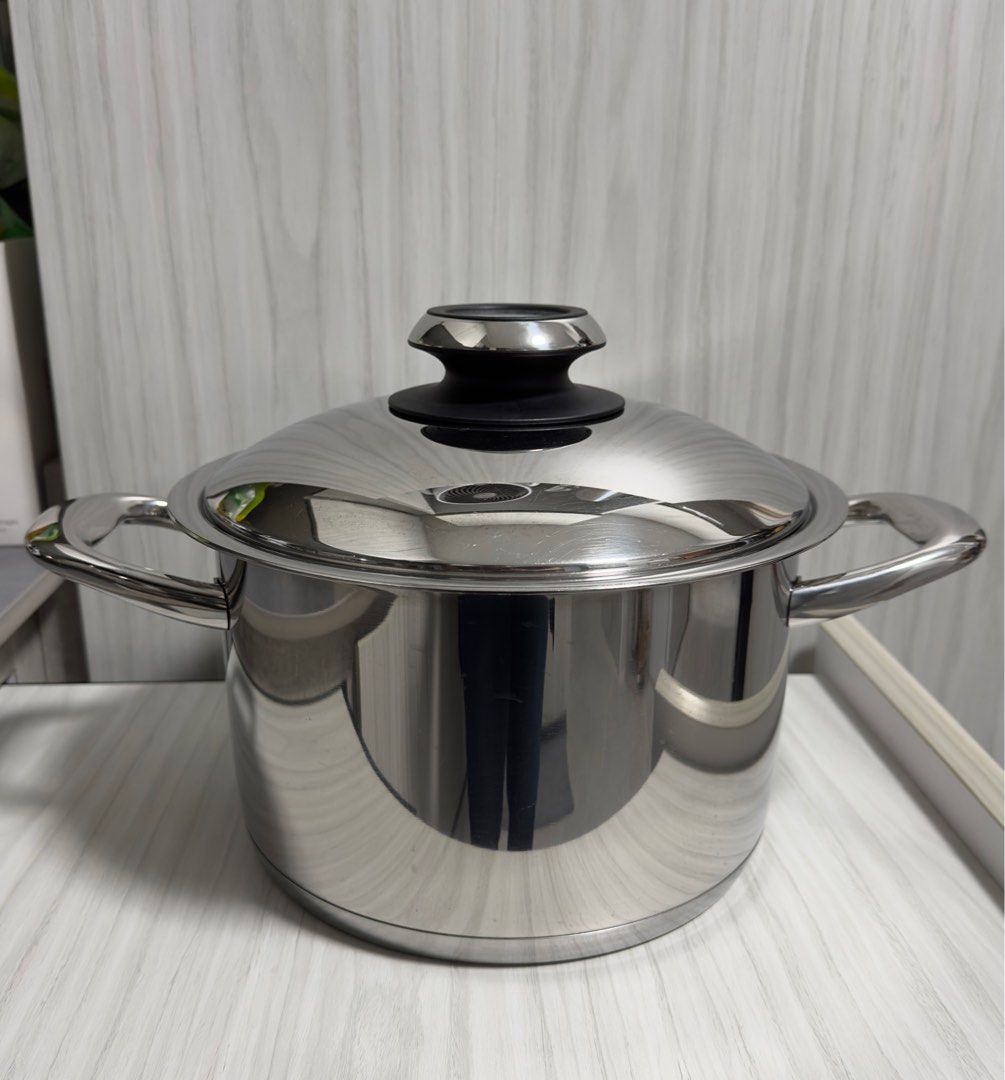 AMC 6.5L 24cm Stainless Steel Pot (Category: Other Kitchen Appliances) located in Singapore. Submitted by joyfleur (Listing ID 1214562754, Image 3). Description: - AMC 6.5L 24cm Stainless Steel Pot - Great for cooking soups, braised dishes, curries etc - Well loved by a home cook - What you see is what you get.