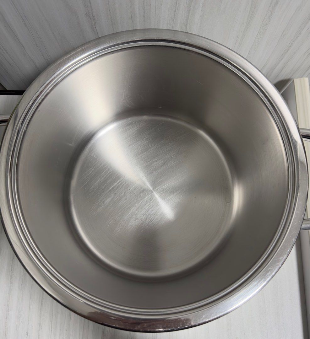 AMC 6.5L 24cm Stainless Steel Pot (Category: Other Kitchen Appliances) located in Singapore. Submitted by joyfleur (Listing ID 1214562754, Image 4). Description: - AMC 6.5L 24cm Stainless Steel Pot - Great for cooking soups, braised dishes, curries etc - Well loved by a home cook - What you see is what you get.