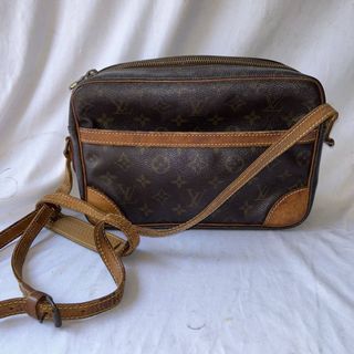 Louis  Vuitton Sling Bag M51274