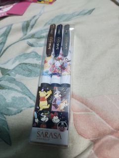 Black Sarasa Pen- Pooh + Chip + Mickey