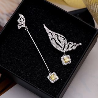 Yellow cubic zodiac earring’s butterfly