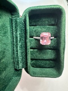 Cubic zirconia pink gemstone ring - size 7