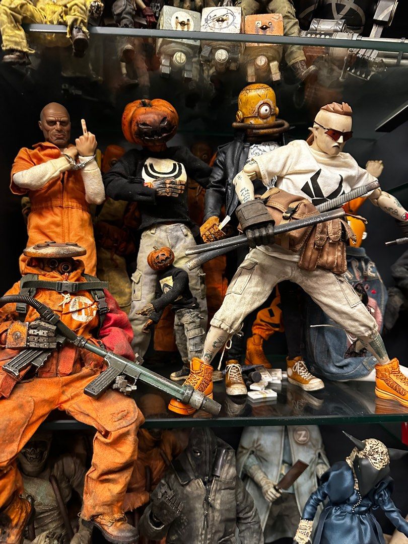 ThreeA de plumes and others (Category: Toy Figures) located in Singapore. Submitted by stansays (Listing ID 1267938363, Image 2). Description: Selling as it is. De plumes and other AK figures #threea #threezero #underverse .