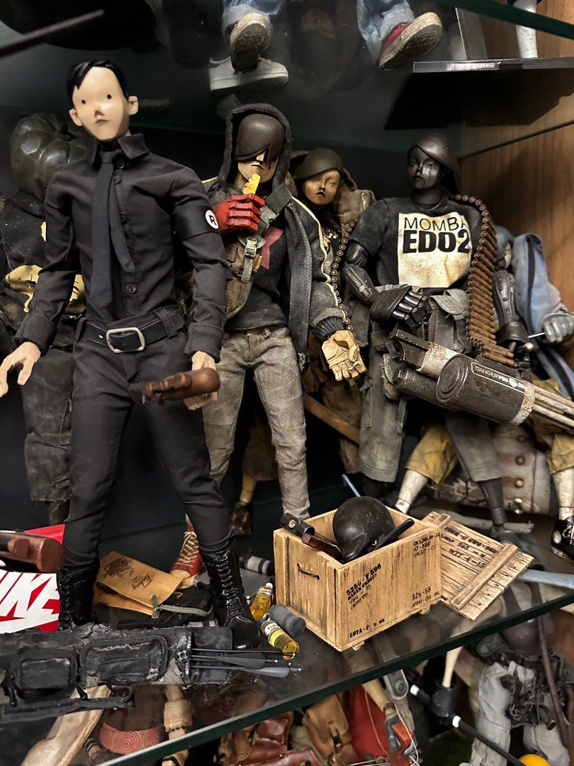 ThreeA de plumes and others (Category: Toy Figures) located in Singapore. Submitted by stansays (Listing ID 1267938363, Image 6). Description: Selling as it is. De plumes and other AK figures #threea #threezero #underverse .