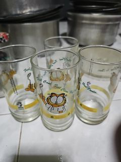 4 garfield  glass cups from darlie