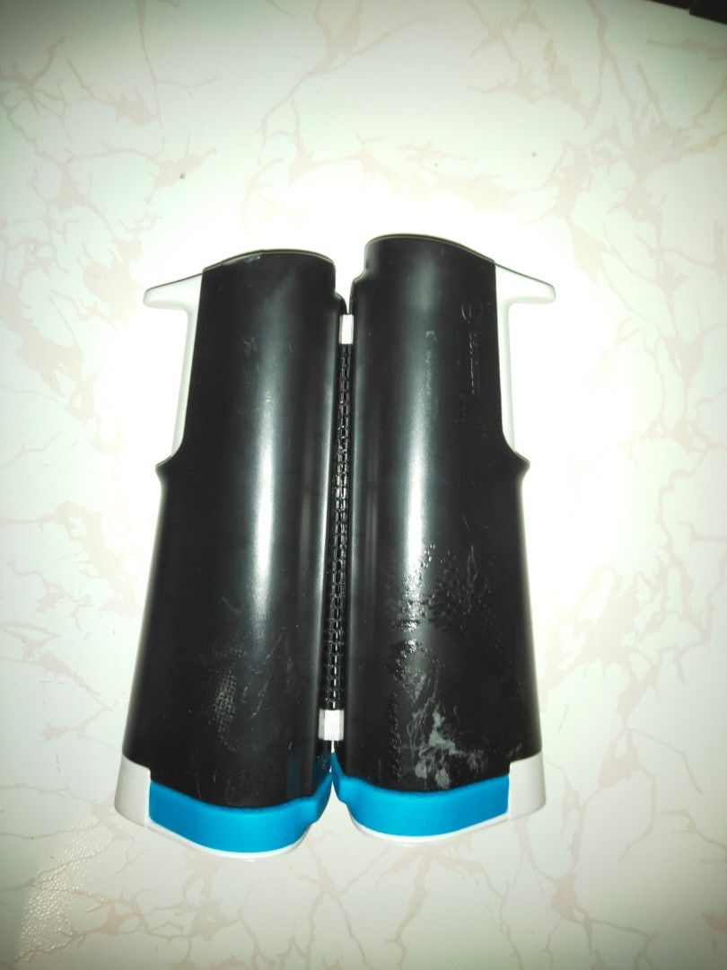 Artengo Portable Table Tennis Net (Category: Other Sports Equipment and Supplies) located in Singapore. Submitted by juanderer2.0 (Listing ID 1342645518, Image 4). Description: Artengo Portable Table Tennis Net Used a few times Net still in very good condition Can still clamp onto table Just appearance abit soso dm to nego.