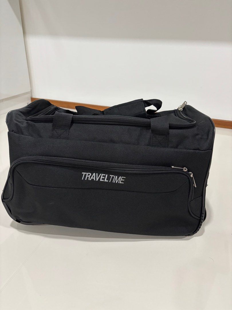 Travel bag (Category: Everything Else) located in Singapore. Submitted by kelly63chong (Listing ID 1344301120, Image 1). Description: Travel bag from travel time .