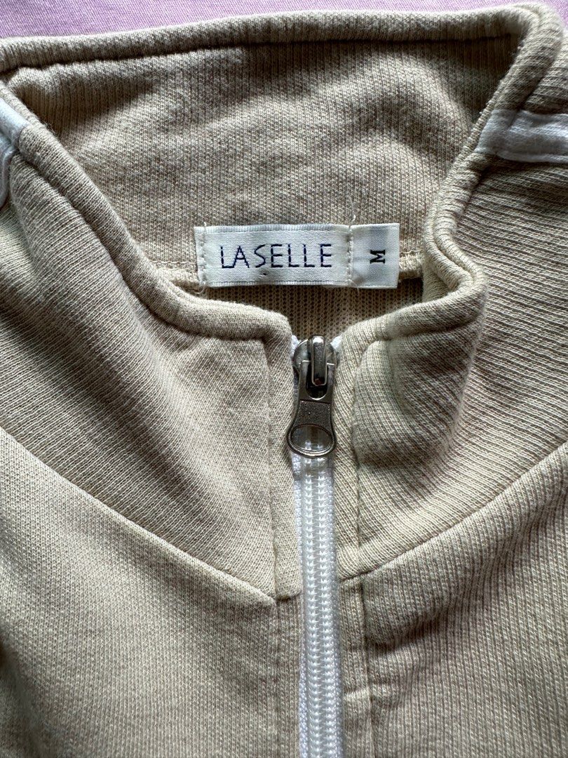Jacket (Category: Coats, Jackets and Outerwear) located in Singapore. Submitted by pirahna (Listing ID 1289556665, Image 2). Description: Jacket - beige.