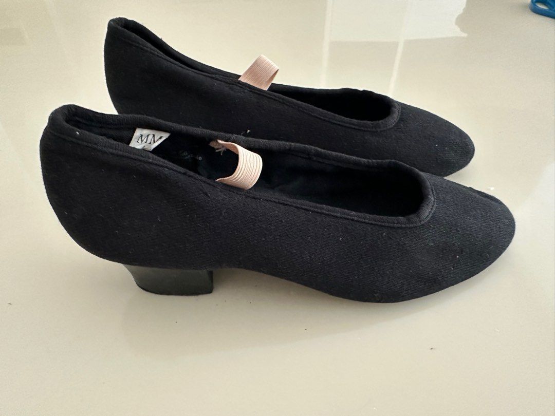 Ballet Character Shoes (Category: Heels) located in Singapore. Submitted by pirahna (Listing ID 1284402668, Image 3). Description: Ballet Character Shoes Size:M.