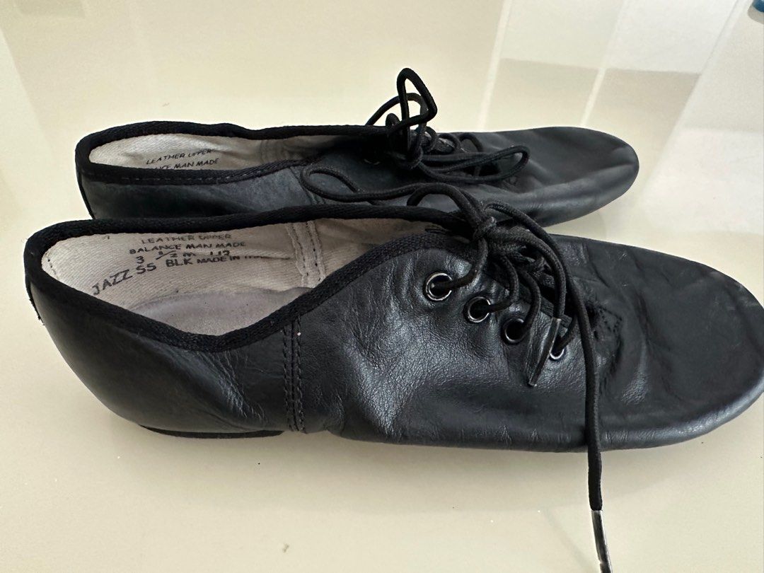 Jazz Shoes from Sonata (Category: Flats) located in Singapore. Submitted by pirahna (Listing ID 1284414548, Image 1). Description: Jazz Shoes Leather upper Size: 3.5 H3.