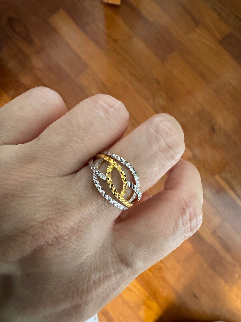 916 Gold Ring (Category: Rings) located in Singapore. Submitted by authentic.jadeite (Listing ID 1285365041, Image 2). Description: 3.84g 18cm diameter Priced according to gold spot rate on the deal date. Waive Labor cost..
