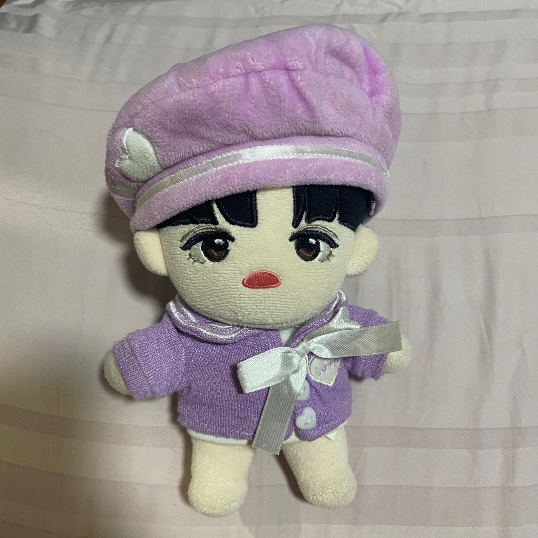 Couperstar Black Hair 20cm (Category: K-Wave Merchandise) located in Singapore. Submitted by icedmatchaa (Listing ID 1291847440, Image 1). Description: Not for fussy buyers Selling without clothes, willing to throw in clothes for $5.