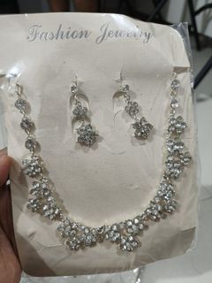 Necklace and earrings set
