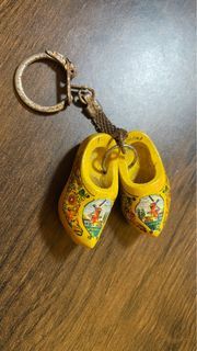 Holland shoe keychain