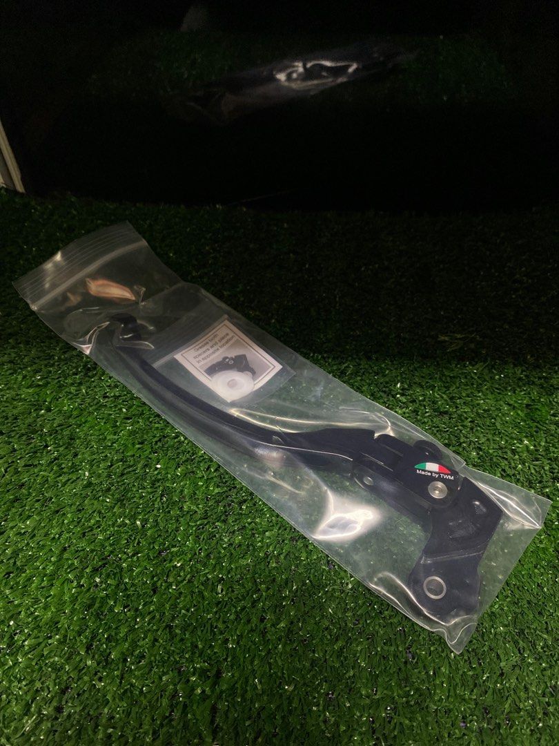 TWM CLUTCH LEVER (Category: Motorcycle Accessories) located in Singapore. Submitted by throttlesalessg (Listing ID 1303987316, Image 2). Description: TWM Clutch Lever, engineered for performance enthusiasts. Elevate your control, enhance your comfort, and stand out on the road. 🏍️ Grab yours now for $230 inclusive of installation and experience the difference firsthand. Drop us a message to reserve a set or if you have any questions. We’re here 