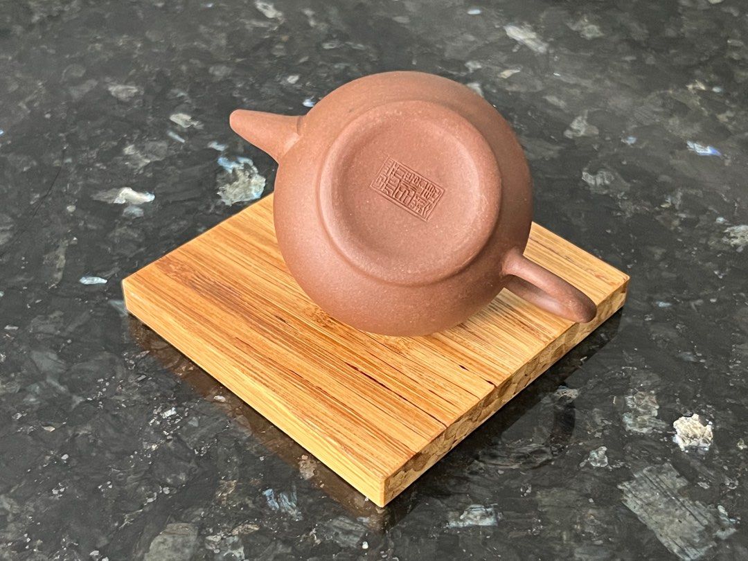 四六杯紫砂壶 Purple Clay Teapots (Category: Vintage Collectibles) located in Singapore. Submitted by elmaverich (Listing ID 1308536871, Image 9). Description: Many more teapots and other teaware listed for sale, please feel free to have a look! 内有更多茶壶茶器，尽请参观！ First teapot SGD 90 Second teapot SGD 80 Third teapot SGD 100 Fourth teapot SGD 80 第一把为六杯朱泥 第二把为六杯紫泥倒把西施 第三把为六杯紫泥 第四把为四杯紫泥水平 价钱如上～.