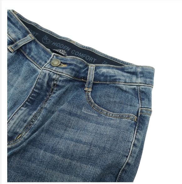 Giordano Women 180º High Waist Skinny Tapered Jeans AG1271 (Category: Jeans & Leggings) located in Singapore. Submitted by adorablegifts (Listing ID 1309820990, Image 2). Description: Product Description -Stretchable Pants - Eco-friendly yarn material, environment friendly - Ultra-stretch fabric for untethered movement - Half-circle elastic waistband for a comfortable fit Material: 60% Cotton 33% Polyester 5% Viscose 2% Elastane.