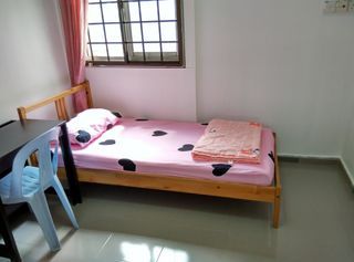 Clean & quiet Woodlands single room for rent Woodlands $600. Share room rental Woodlands $500. Near MRT, food, supermarkets & amenities. Immediate move-in. Males only