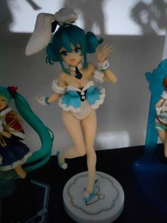 Hatsune Miku Bunny ver Anime Figurine