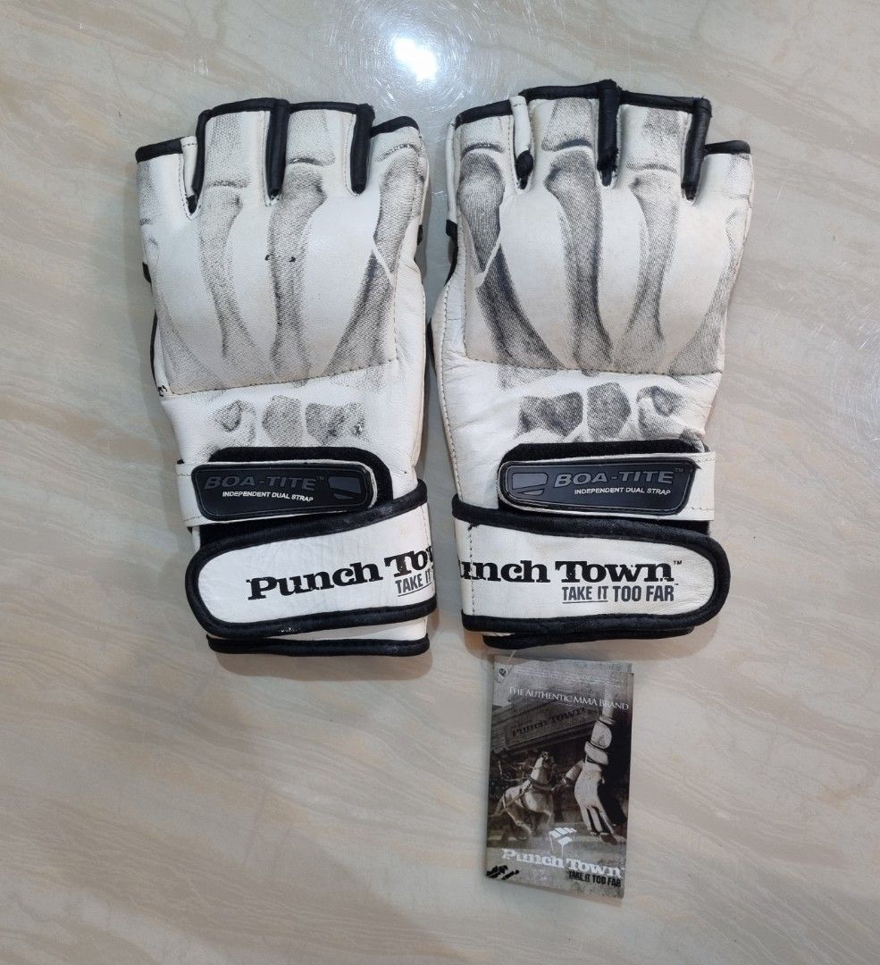 PunchTown Karpal MMA fight Gloves (Category: Other Sports Equipment and Supplies) located in Singapore. Submitted by upperbound (Listing ID 1321218455, Image 1). Description: Condition: Brand new with Tags Size: L Colour: White.