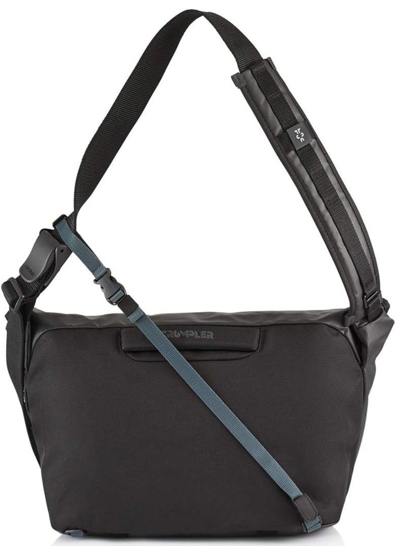 CRUMPLER ZERO BORDER MESSENGER (Category: Sling Bags) located in Singapore. Submitted by hadytoshi07 (Listing ID 1318103981, Image 3). Description: Brand New With Tag.