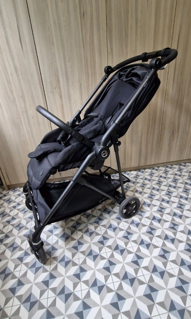 Cybex Melio Carbon Stroller for Sale (Category: Strollers) located in Singapore. Submitted by anselheim (Listing ID 1318333359, Image 1). Description: Selling well-loved Cybex Melio Carbon Stroller cos kids outgrew it. Extremely light (about 5.9kg) and maneuverable. One handed closing. Seat is reversible and can be opened to lie flat. Compatible with some car seats using an adapter (not included). Will throw in a rain cover (unused). AS-IS condit