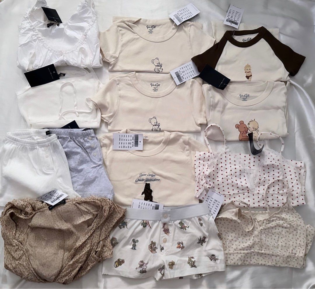 authentic brandy melville spree john galt preorders order lf iso uk usa cropped tee top shirt pullover sweater hoodie dress ashlyn bonnie hailie erica christy pants shorts keira kiera girls women presents gifts cute basic graphic (Category: Other Tops) located in Singapore. Submitted by bbgbubz (Listing ID 1326168685, Image 1). Description: 💘 cheap rates; one-time payment only 💘 100% authentic, with order proof 💘 order directly from official b